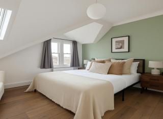 3 Bed Balcony Flat in Nine Elms - London - 7