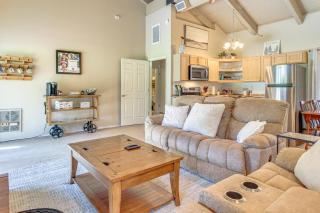 Golf Course Getaway and Hot Tub Haven in Pinetop! - Pinetop - 8