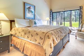 Golf Course Getaway and Hot Tub Haven in Pinetop! - Pinetop - 1