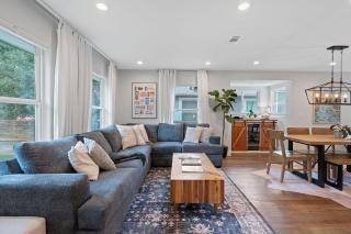 Modern 3BR Getaway - Pool-Near SOCO-Mins to DT - Austin - 4