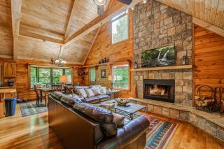 Minutes from downtown Blue Ridge Hot Tub & Game Room - Blue Ridge - 0