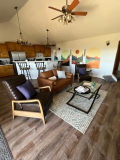 Stylish Country Home with Hot Tub and Amazing Views on 40 Acres - 9