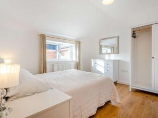 3 Bed in Newport 90245 - Newport - 1