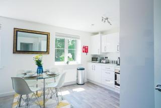 2 Bedroom Apartment By Littlepiggyrentals Short Lets & Serviced Accommodation Peterborough With Fast Wi-Fi & Free Parking - Peterborough - 0