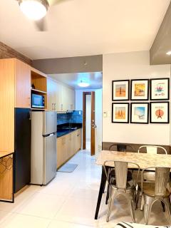 Aiza's Place in Shell Residences MOA - Manila - 7