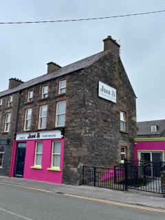 JUST B Townhouse - Dingle - 8