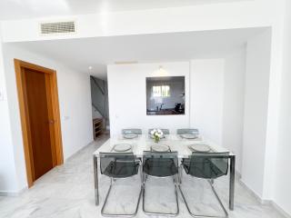 Family Apartment with sea views, pool & internet - Mijas Costa - 9