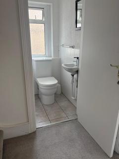 Spacious 4-Bed Home R&B STAYS Welcomes You - Eastbourne - 1
