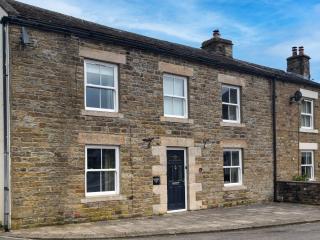 4 Bed in Wearhead 93527 - - 0