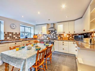 4 Bed in Wearhead 93527 - - 6