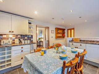 4 Bed in Wearhead 93527 - - 4