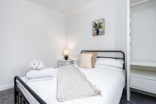 A stylish home in Sheffield - High Hazels - 2
