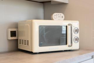 Kingston Centre Location 2-Bed Flat Sleeps 5 - 5