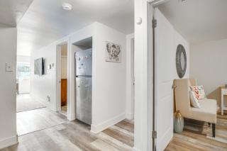 3 Mi to Jackson Park Cozy Couples Getaway with Yard - Chicago - 4