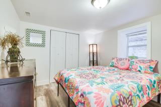 3 Mi to Jackson Park Cozy Couples Getaway with Yard - Chicago - 3