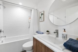AQUA Corner Unit w Balcony and Amazing View #614 - Kelowna - 4