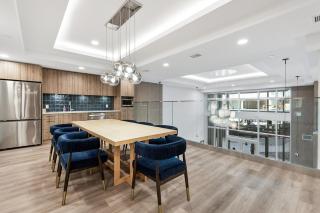 AQUA Corner Unit w Balcony and Amazing View #614 - 1