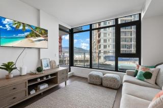 AQUA Corner Unit w Balcony and Amazing View #614 - 4