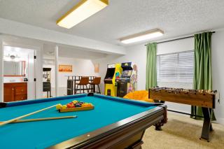 Bright & Spacious Home Family Game Lounge - 7