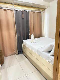 Aiza's CondoTel in Shell Residences near MOA and NAIA - Manila - 0