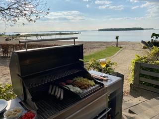 BEACH VILLA in erster Reihe - direkter Strandzugang - eingezäunter Garten - Dachterrasse - 2 Gartenterrassen - Terrassendach - Grill mit Plancha - XXL Meerblick - Bar - SONOS Soundanlage - Pool Whirlpool - kinderfreundlich - Hunde willkommen - Hulshorst - 6