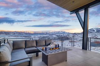 Mountain Views Firepit Game Room Luxury 5BDR Ski Home Orion by AvantStay - Heber City - 9
