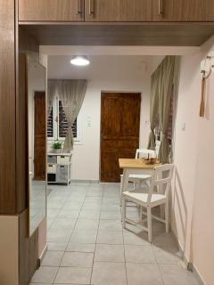 Irene's Studio - Artemida - 5