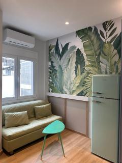 Emily in Athens - Central Veranda flat with Starlink - 2