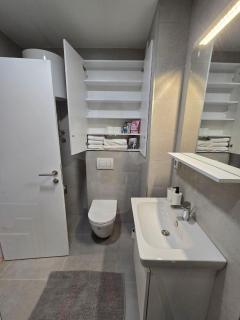 Jetsetters Corner Near Airport - Sarajevo - 3