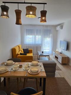 Jetsetters Corner Near Airport - Sarajevo - 0