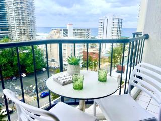 Ocean View Modern Studio on L8 - Gold Coast - 9