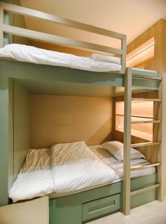 HomeyVibe Lincoln 2BR Apartment - Medan - 6