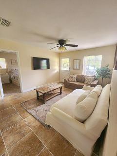 Fatimas Farmhouse - Jacksonville - 4