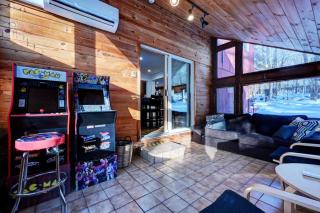 Cozy mountain house with beach access and firepit - Lake Harmony - 3