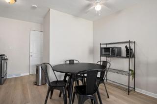 Blue Haven at Hines | Stylish 2BD Stay | Peoria Heights - 7