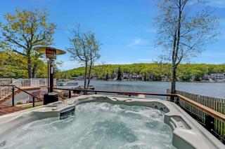 Lakefront home with kayaks fire pit hot tub and walk to restaurants and bars - Lake Harmony - 6