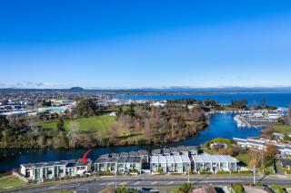 Modern Apartment, Central with Wi-Fi and Linen - Taupo - 9