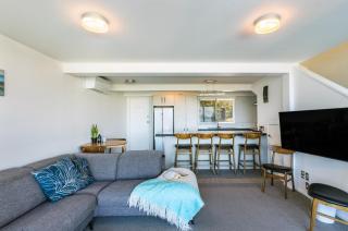 Modern two bedroom apartment, great location - 6
