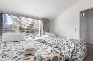 Modern two bedroom apartment, great location - 1