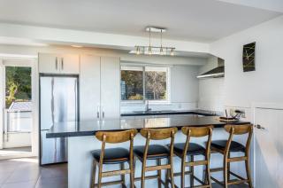 Modern two bedroom apartment, great location - 6