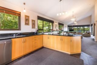 Riverside Villa - Spacious home in a stunning location - Taupo - 8