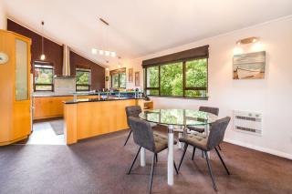 Riverside Villa - Spacious home in a stunning location - 1