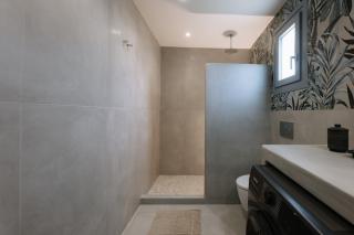 Naxos Finest Villa with Private Pool and Hot Tub at MIKRI VIGLA, Naxos - Mikri Vigla - 4