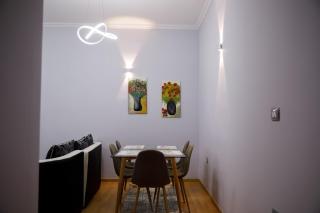 Spacious Modern Apartment with Stunning Town Views - Gjirokastër - 9