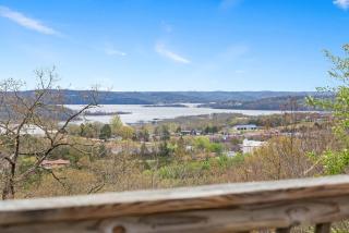 The Greenview Manor with Lake Views - Kimberling City - 9