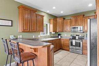 The Greenview Manor with Lake Views - Kimberling City - 2