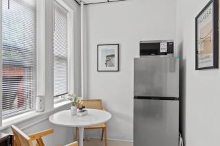 Modern Studio Free Parking Near NYC - Jersey City - 8