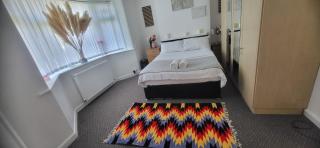 Lovely room like a home away home near the airport - Wythenshawe - 0