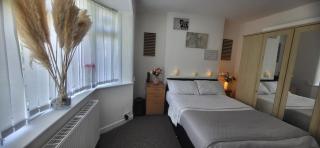 Lovely room like a home away home near the airport - Wythenshawe - 5