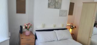 Lovely room like a home away home near the airport - Wythenshawe - 4